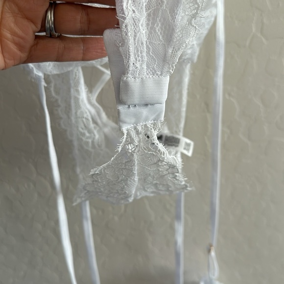 Mapale 8356 Sheer And Lace Bridal Teddy White Leg Garter Body Suit Size M/L NWOT - Picture 8 of 17